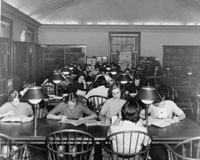 Trinkle Library, Mary Washington College. Date: early 1940s.